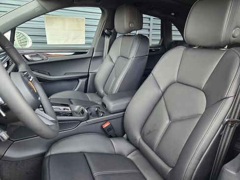 Used 2026 Porsche Macan image 5