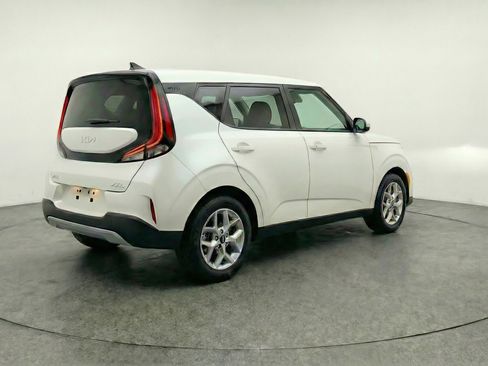 Used 2025 Kia Soul LX w/ LX Technology Package image 7