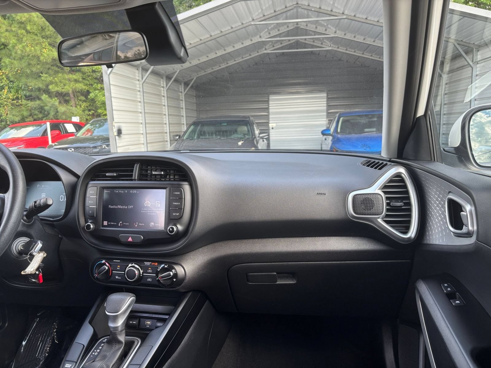 Used 2025 Kia Soul LX w/ LX Technology Package FWD image 31