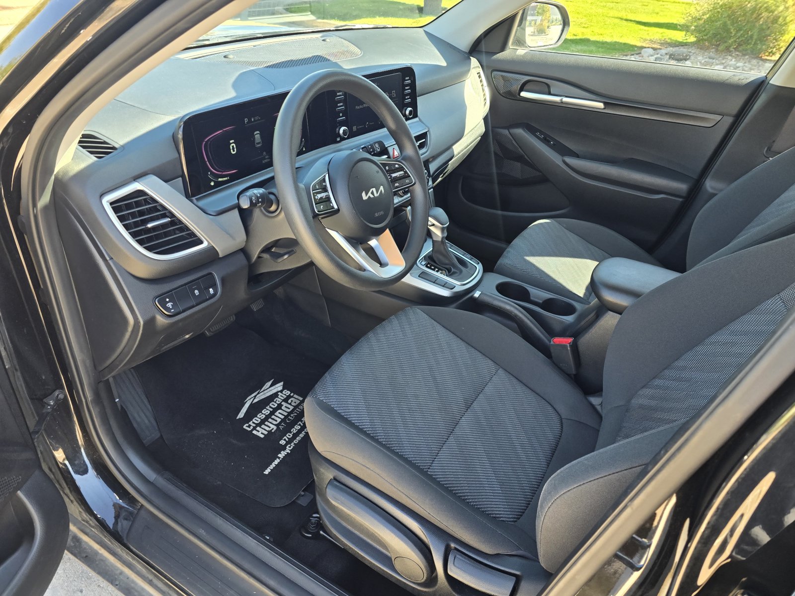 Used 2024 Kia Seltos LX AWD/4WD image 25