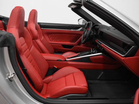 Certified 2024 Porsche 911 Carrera GTS RWD image 24