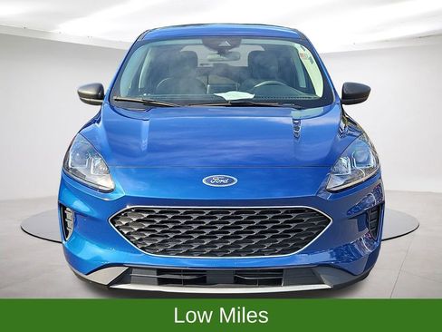 Used 2022 Ford Escape SE image 2