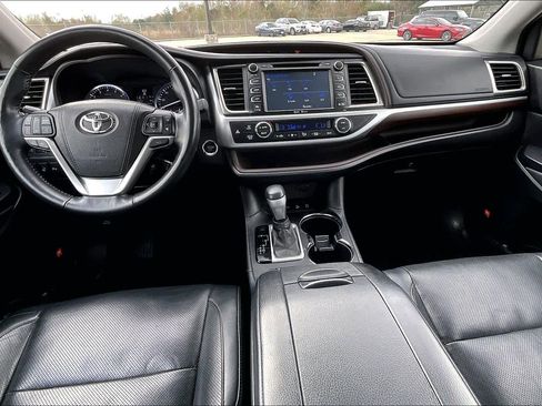 Used 2015 Toyota Highlander Limited Platinum image 15