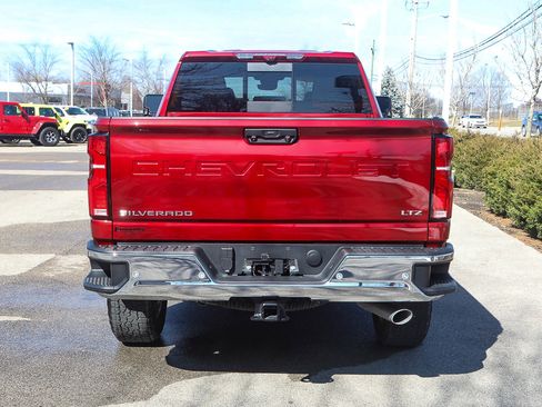 Used 2025 Chevrolet Silverado 2500 LTZ w/ LTZ Premium Package image 5