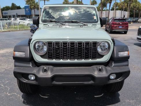 Used 2024 Jeep Wrangler Unlimited Sport AWD/4WD image 9