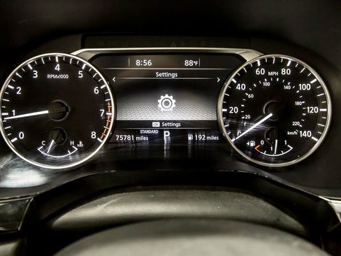 Used 2022 Nissan Pathfinder SL w/ Lighting Package (N92) FWD image 16