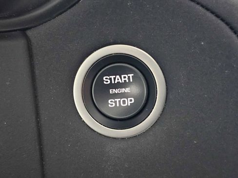 Used 2025 Land Rover Range Rover Velar Dynamic SE image 29