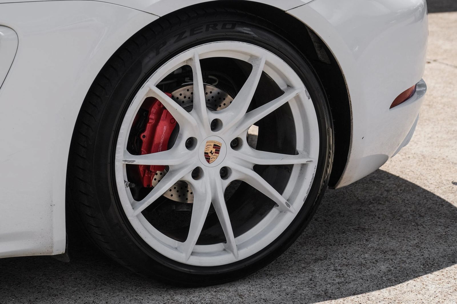 Used 2018 Porsche 718 Cayman S w/ Sportdesign Package RWD image 44