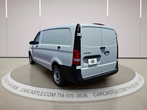 Used 2019 Mercedes-Benz Metris image 3