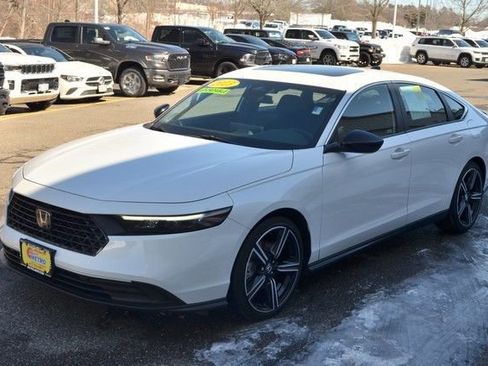 Used 2023 Honda Accord Sport image 4