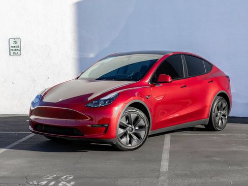 Used 2024 Tesla Model Y Long Range AWD/4WD image 15