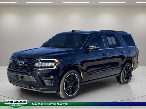 Used 2023 Ford Expedition Limited image 8