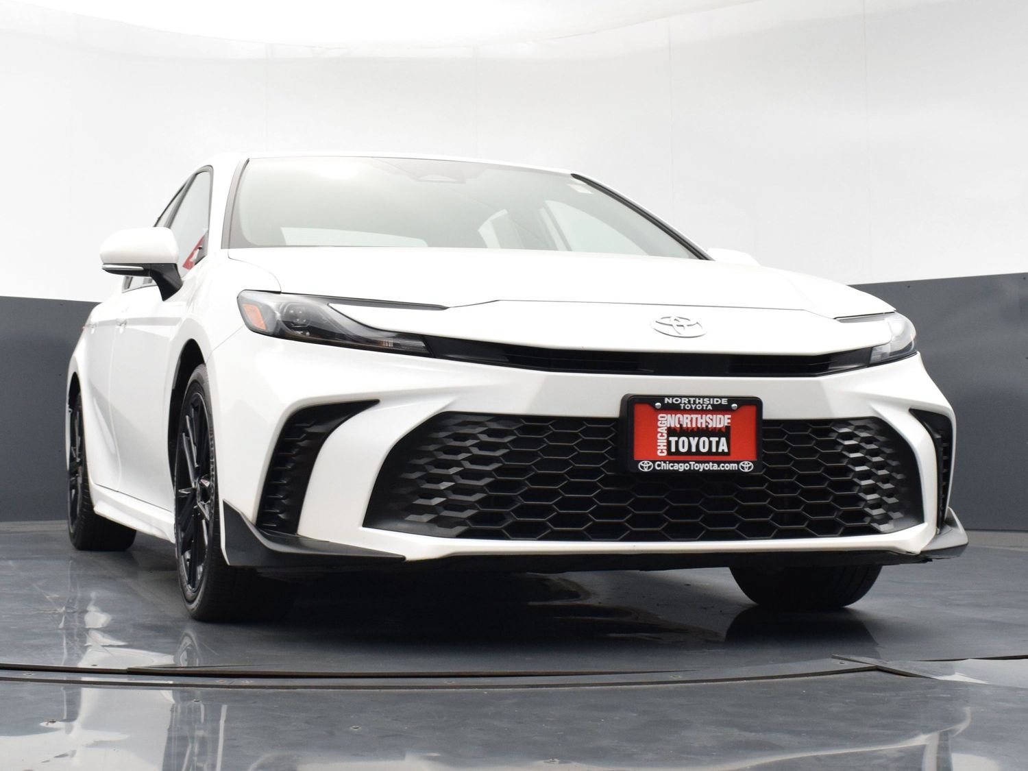 Used 2025 Toyota Camry SE FWD image 29