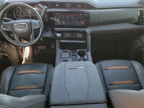 Used 2024 GMC Sierra 2500 AT4 w/ AT4 Preferred Package image 11