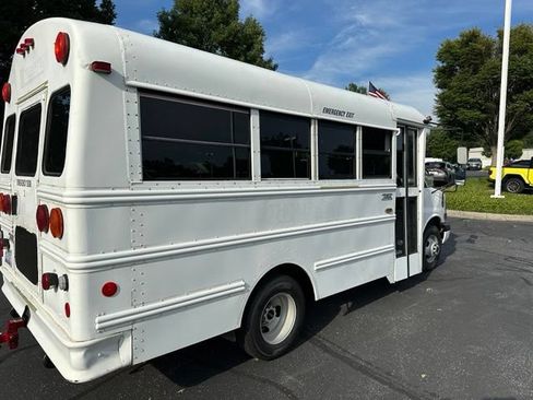 Used 2003 GMC Savana 3500 RWD image 8