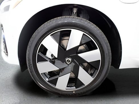 New 2025 Volvo XC60 T8 Plus w/ Protection Package Premier image 4