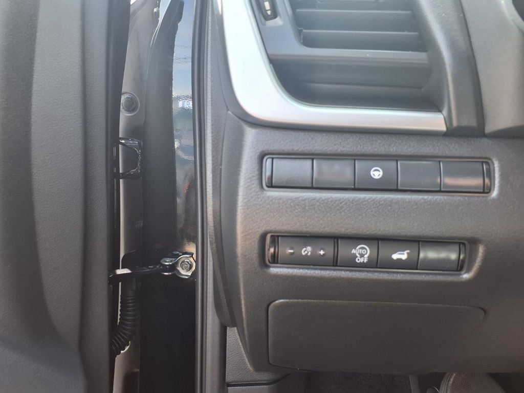 Used 2026 Nissan Rogue SV FWD image 15