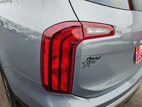 Used 2025 Kia Telluride S image 18