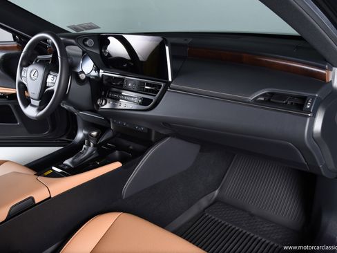 Used 2024 Lexus ES 300h w/ Premium Package image 21