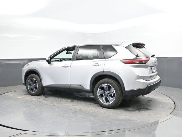 Used 2024 Nissan Rogue SV FWD image 8