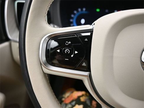 Used 2023 Volvo XC60 B5 Ultimate w/ Climate Package image 26