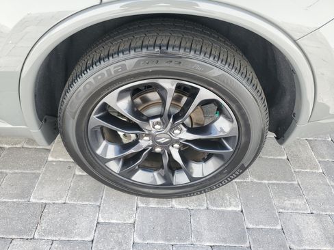 Used 2024 Dodge Durango R/T RWD image 9