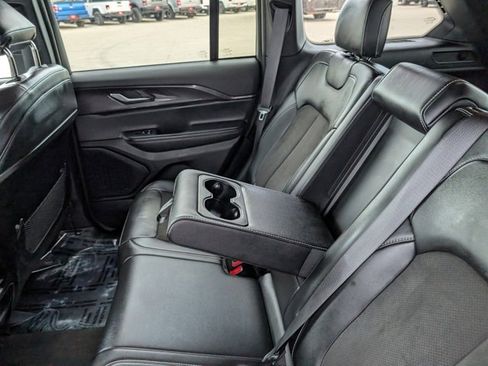 Used 2023 Jeep Grand Cherokee Altitude image 20