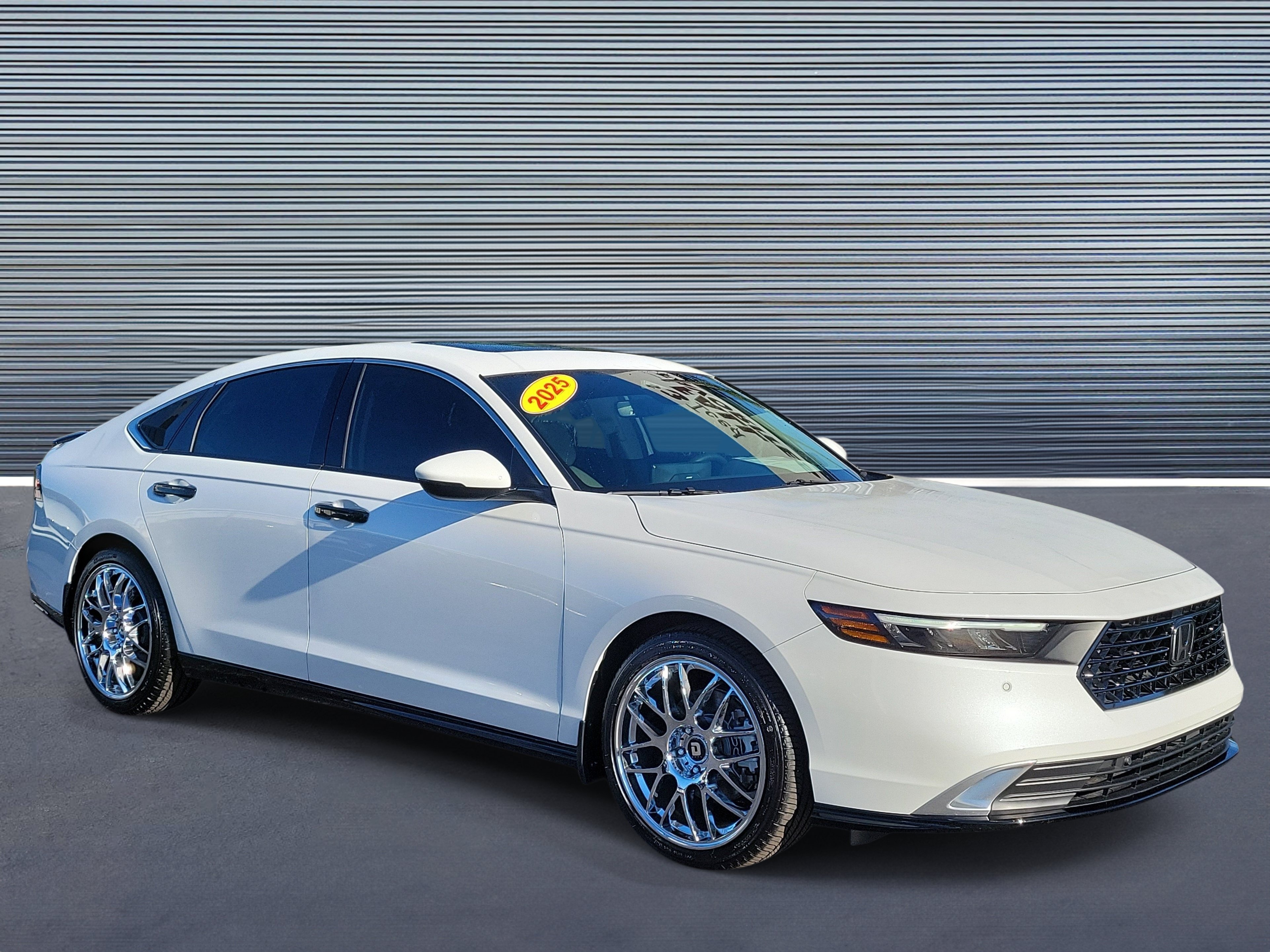 Used 2025 Honda Accord Touring image 2