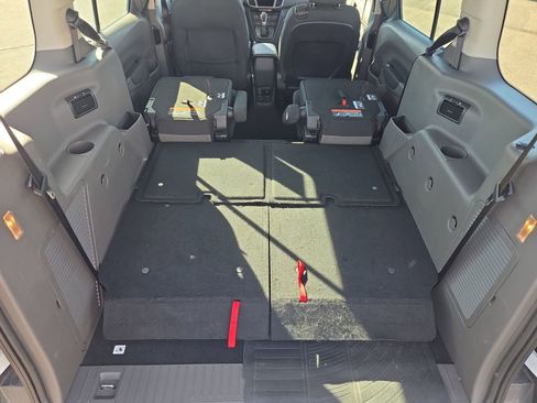 Used 2022 Ford Transit Connect XL image 32