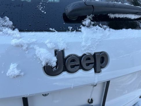 Used 2020 Jeep Grand Cherokee Limited X image 23