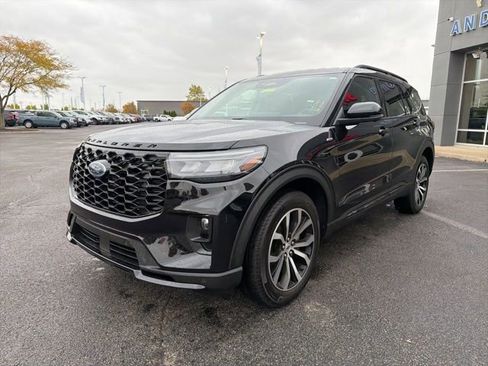 Certified 2025 Ford Explorer ST-Line image 2