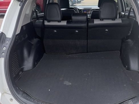 Used 2017 Toyota RAV4 Limited image 9