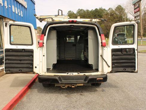 Used 2016 Chevrolet Express 2500 RWD image 11
