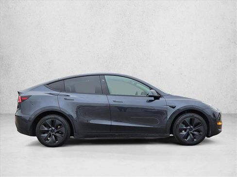 Used 2025 Tesla Model Y Long Range AWD/4WD image 4