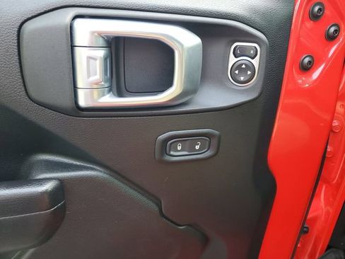 Used 2021 Jeep Wrangler Unlimited Sport AWD/4WD image 9
