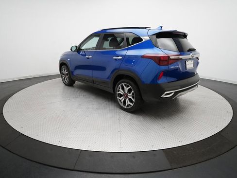 Used 2021 Kia Seltos SX w/ SX Sunroof Package image 12