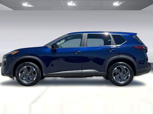 Used 2025 Nissan Rogue SV AWD/4WD image 2