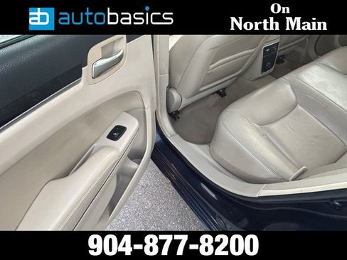 Used 2013 Chrysler 300 w/ Driver Convenience Group image 18
