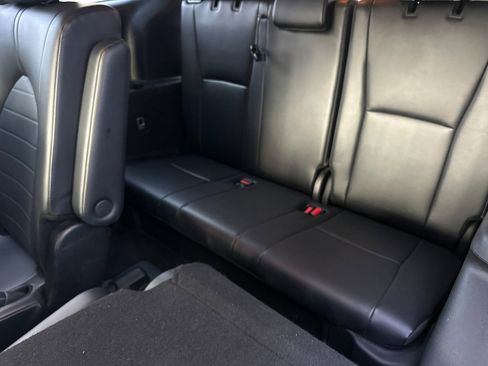 Used 2024 Toyota Highlander XLE image 14