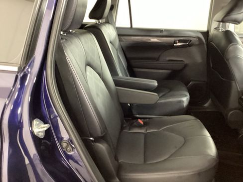 Used 2024 Toyota Highlander Platinum AWD/4WD image 11