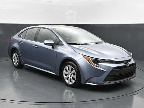 Used 2026 Toyota Corolla LE FWD image 7