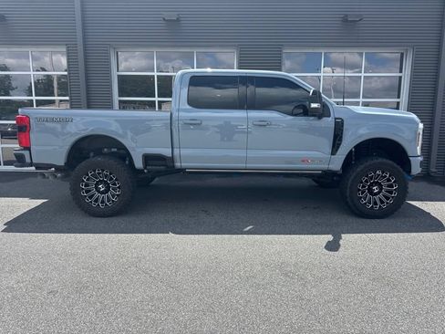 Used 2024 Ford F250 Lariat w/ Tremor Off-Road Package AWD/4WD image 4