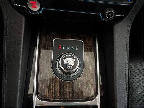 Used 2020 Jaguar F-PACE Prestige AWD/4WD image 46