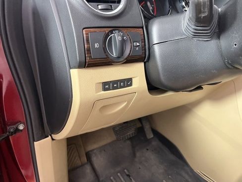 Used 2009 Saturn Vue XR w/ Premium Trim Package image 25