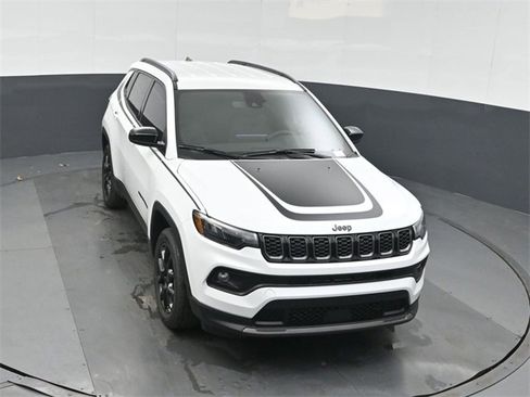 New 2026 Jeep Compass Latitude image 36