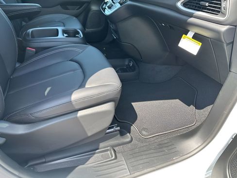 New 2026 Chrysler Voyager LX FWD image 26