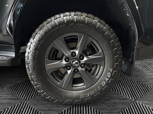 Used 2025 Lexus LX 700h Overtrail w/ Accessory Package (Z1) AWD/4WD image 32