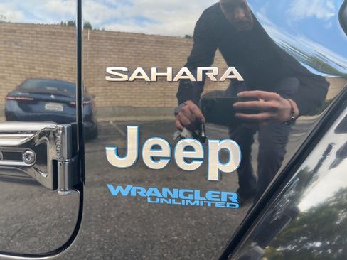 Used 2021 Jeep Wrangler Unlimited Sahara w/ Safety Group image 4