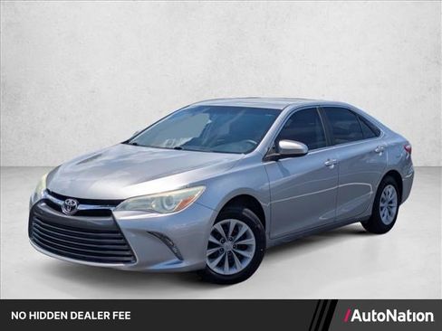 Used 2016 Toyota Camry LE FWD image 1