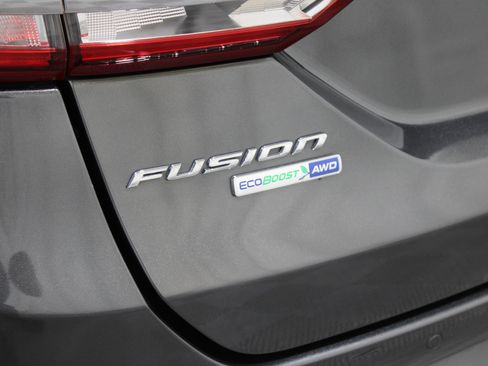 Used 2018 Ford Fusion Titanium image 37